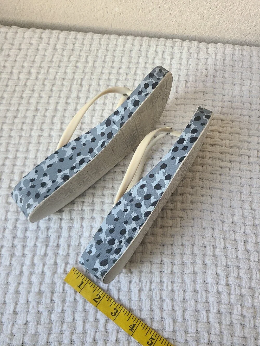 Tory Burch Leopard Print Platform Flip Flops with Cream Straps Women's Size 7